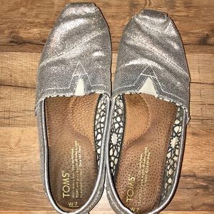 Size 7 Silver Sparkly Toms!